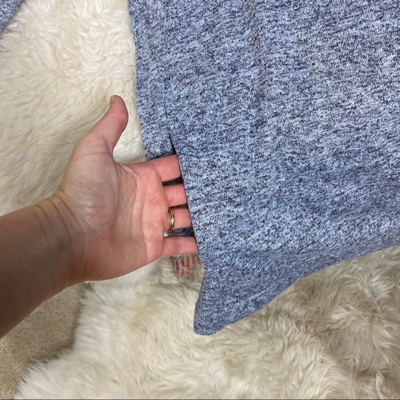 Old Navy Active Turtleneck Sweatshirt with Pockets - Picture 4 of 9